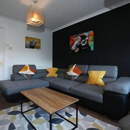 Palmers Leaze, Cosy Near Aztec West With Free Parking, Perfect For Professionals And Contractors *